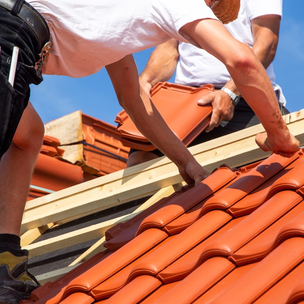 Roofing work, new covering of a tiled roof
